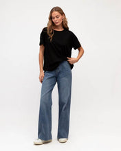 Load image into Gallery viewer, Easy Tuck Tee Leopard stripe Black