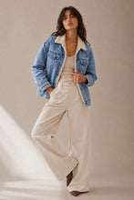 Load image into Gallery viewer, Avery Denim Jacket Blue Wash