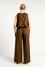 Load image into Gallery viewer, Aila Bubble Hem Top Espresso