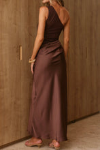 Load image into Gallery viewer, Melody Maxi Dress Chocolate
