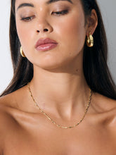Load image into Gallery viewer, Lea Wavy Earrings in 18K Gold Plated
