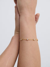 Load image into Gallery viewer, Dainty Clover Embellished 18K Gold Plated Bracelet