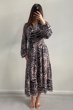 Load image into Gallery viewer, Saskia Midi Dress Black Brown Print