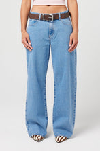 Load image into Gallery viewer, Abrand 95 Mid Baggy Petite Jean Gigi