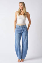 Load image into Gallery viewer, Wakee Barrel Jeans Blue Denim