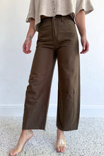 Load image into Gallery viewer, Telissa Barrel Pants Khaki