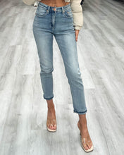 Load image into Gallery viewer, Everlane Slim Leg Jeans
