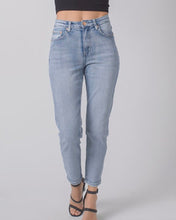 Load image into Gallery viewer, Everlane Slim Leg Jeans