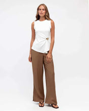 Load image into Gallery viewer, Miah Rib Tank With Brooch White | White Closet
