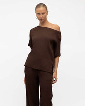 Load image into Gallery viewer, Jade Crinkle Tee Chocolate | White Closet
