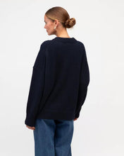 Load image into Gallery viewer, Tama Knit Jumper Navy | White Closet
