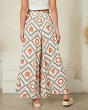 Load image into Gallery viewer, Fources Wide Leg Pants
