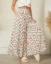 Load image into Gallery viewer, Fources Wide Leg Pants
