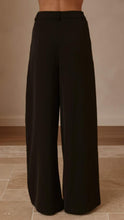 Load image into Gallery viewer, Cascadia Tailored Pants Black
