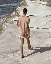 Load image into Gallery viewer, Carro Shorts Beige
