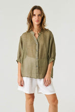 Load image into Gallery viewer, Worthier Carter Linen Shirt Olive
