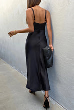 Load image into Gallery viewer, Kelsi Midi Dress Black
