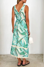 Load image into Gallery viewer, Darbo Midi Dress Green Fern
