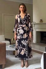 Load image into Gallery viewer, Yuzu Floral Midi Dress
