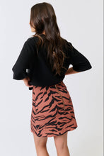Load image into Gallery viewer, Solana Tee Black Carter &amp; Willow
