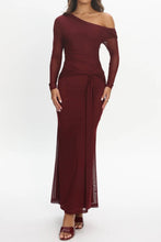 Load image into Gallery viewer, Abelia Maxi Dress Wine
