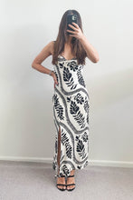 Load image into Gallery viewer, Hari Maxi Dress Black Flowers
