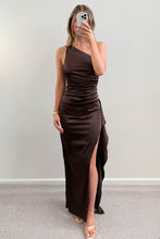 Load image into Gallery viewer, Zeta Maxi Dress Chocolate
