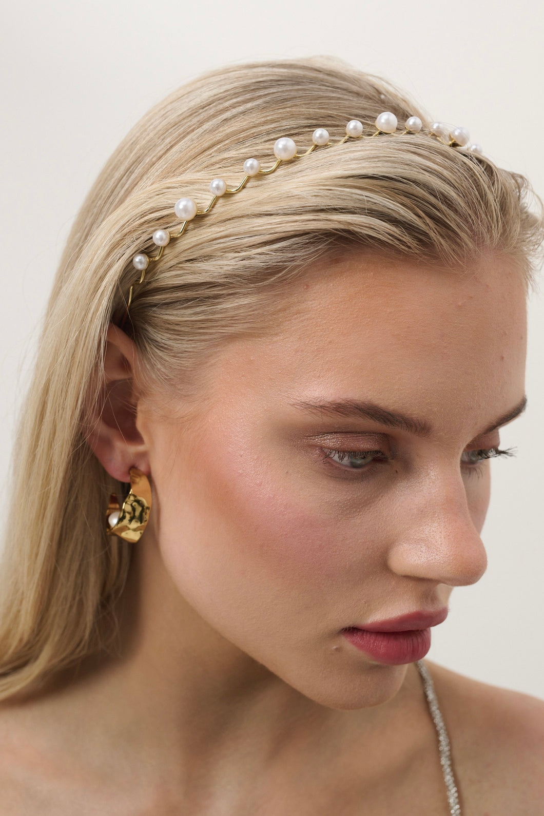 Isla Dainty Pearl Statement Headband