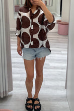 Load image into Gallery viewer, Coco Linen Blouse Choc Worthier
