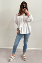 Load image into Gallery viewer, Poade Cotton Shirt White
