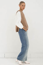 Load image into Gallery viewer, Paper Heart Effie Knit Vest Latte

