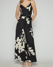 Load image into Gallery viewer, Maud Jumpsuit Floral
