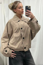 Load image into Gallery viewer, Harlow Jacket Beige
