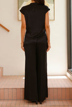 Load image into Gallery viewer, Giulia V Neck Top Black
