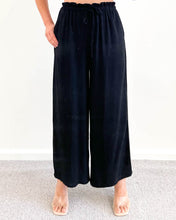 Load image into Gallery viewer, Rani Linen Pants Black

