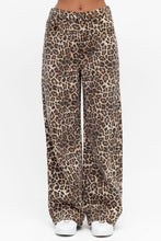 Load image into Gallery viewer, Paper Heart Leopard Denim Jeans
