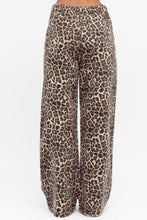 Load image into Gallery viewer, Paper Heart Leopard Denim Jeans
