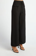 Load image into Gallery viewer, Diya Faux Pocket Pants Black
