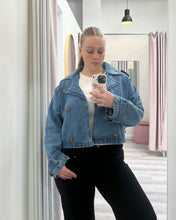 Load image into Gallery viewer, Jemila Cropped Denim Trench Vintage Blue
