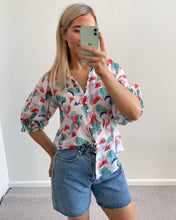Load image into Gallery viewer, Hana Blouse Red Floral
