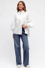 Load image into Gallery viewer, Label Of Love Shirred Cuff Shirt White
