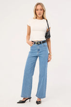 Load image into Gallery viewer, Abrand 94 High &amp; Wide Petite Debbie Jeans
