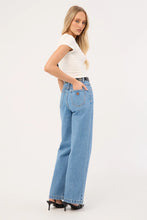 Load image into Gallery viewer, Abrand 94 High &amp; Wide Petite Debbie Jeans

