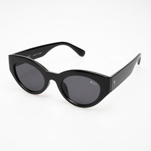 Load image into Gallery viewer, Roc Eyewear Hibiscus Black Smoke

