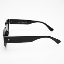 Load image into Gallery viewer, Roc Eyewear Hibiscus Black Smoke
