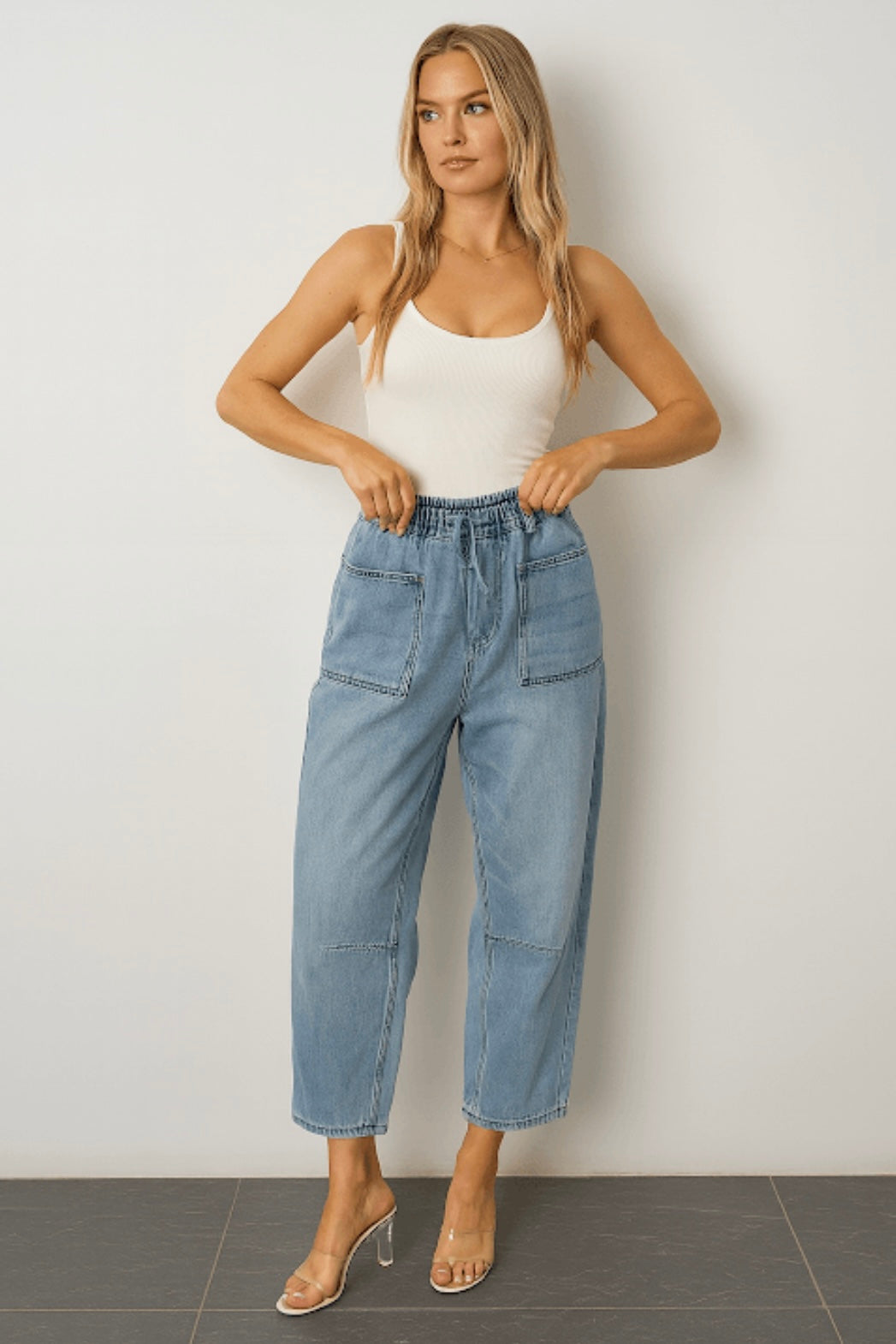 Wakee Pocket Barrel Jeans Light Denim – à la mode Boutique