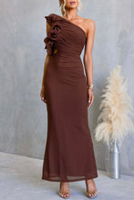 Load image into Gallery viewer, Meriden Maxi Dress Chocolate
