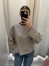 Load image into Gallery viewer, Zac Cotton Long Sleeve Top Chocolate
