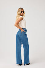Load image into Gallery viewer, Abrand 94 High &amp; Wide Debbie Jeans
