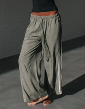 Load image into Gallery viewer, Berlin Side Stripe Linen Pants Khaki
